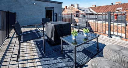 OTR by TQL+Private Rooftop+Fire Pit+2King Beds+Wifi+Sleeps 8ppl