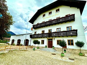 Property entrance - Hotel Bergen Zur Post by Rikas Hotels (Bergen)