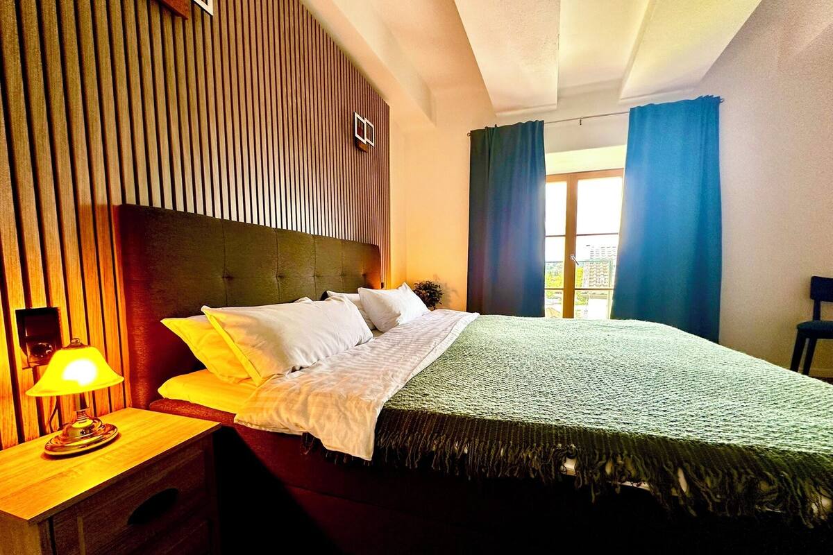 Soundproofing, WiFi (free)