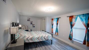 3 bedrooms, internet, bed sheets