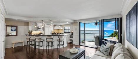 Smart-TV, bøker og printere