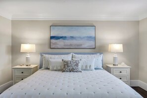1 bedroom, iron/ironing board, free WiFi, bed sheets - Premium Waterfront Marco Island Condo (Marco Island)