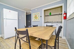 Dining - Coastal Comfort in Cherry Grove Beach (North Myrtle Beach)