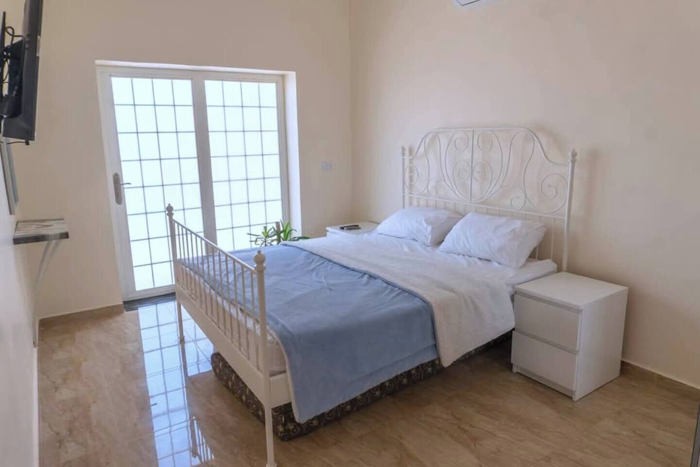 3 bedrooms, WiFi, bed sheets