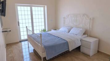 3 bedrooms, WiFi, bed sheets