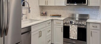 Luxury Cottage "Finch" full of amenities in Collegedale perfect for a getaway!