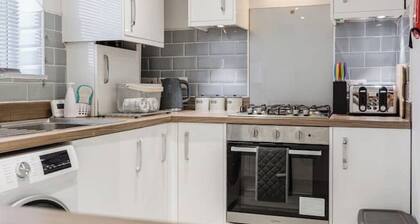 Charming 3-Bedroom Family Home in Peaceful Telford – Comfort & Convenience