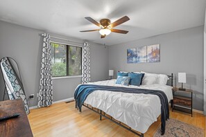 3 chambres, fer et planche à repasser, Wi-Fi gratuit, draps fournis