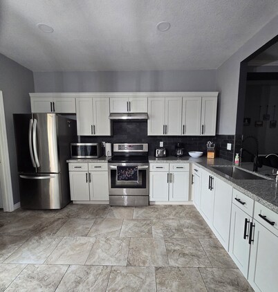 Terrific 3-bedroom single level house with AC in Apache Junction