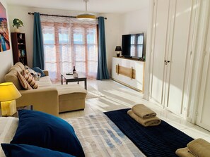 Iron/ironing board, WiFi, bed sheets