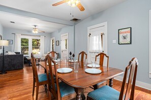 Dining - Cherry Street Retreat - 1 Block from Main! (Bandera)