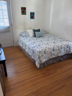 1 غرفة نوم ومكواة/لوح كي وواي فاي وملاءات أسرّة