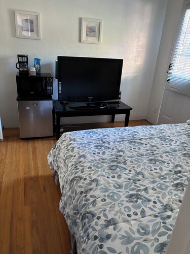 Chic studio in Castro Valley SF Bay Area for a cozy getaway