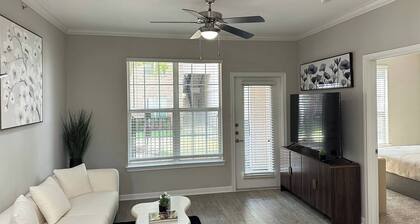 Stylish 1BR in Magnolia Easy Access to Woodlands