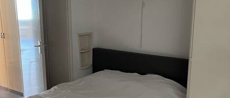 1 bedroom, iron/ironing board, WiFi