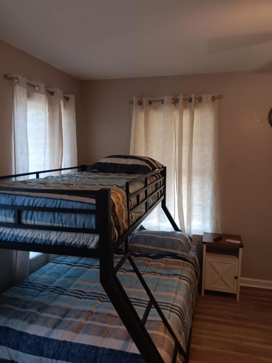 2 sovrum, strykjärn/strykbräda, wi-fi och sängkläder