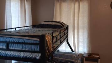 Iron/ironing board, WiFi, bed sheets