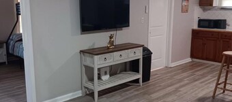 Charming, private house minutes from PADRE ISLAND  Corpus Christi. 2 full baths