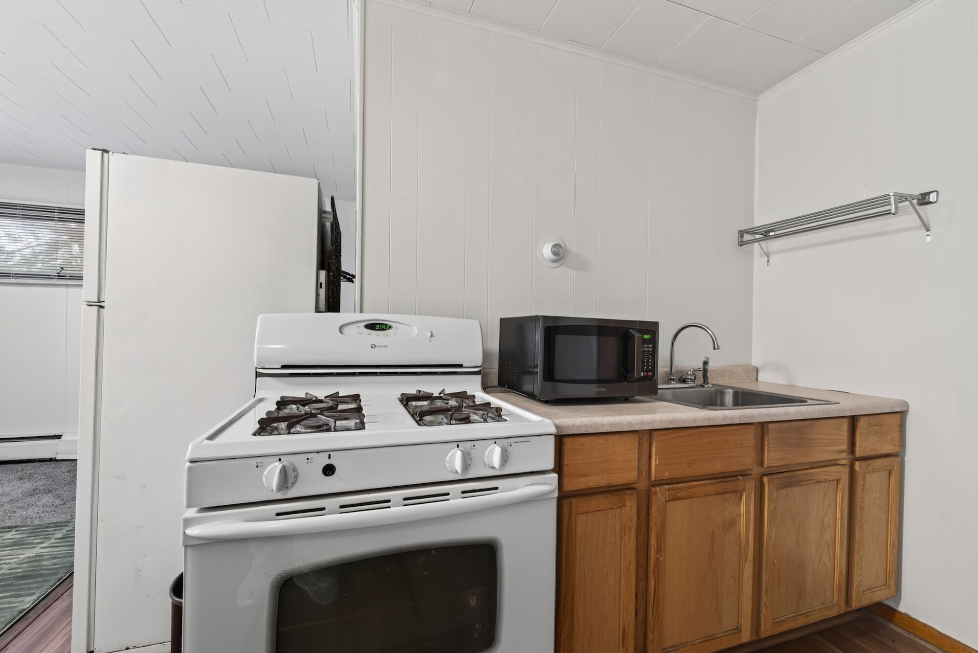 Habitación Confort doble, 2 camas de matrimonio, cocina básica | Cocina privada | Frigorífico y microondas