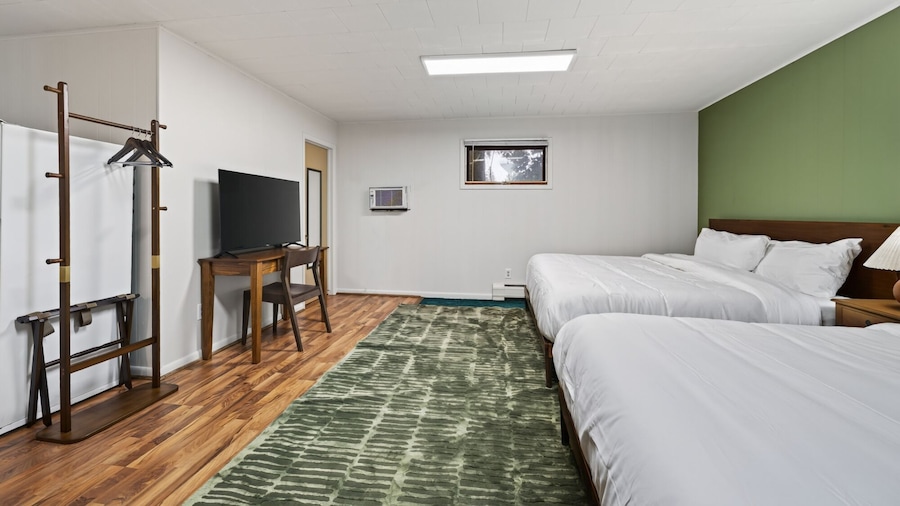 Oak Crest Motel