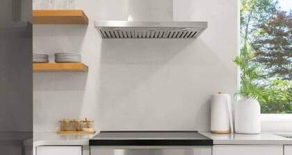 Modern Luxury Cabin on 2.5 Acres with Fenced Yard