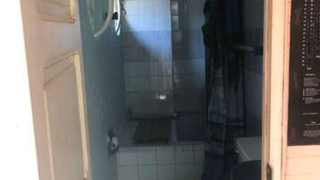 Handtücher, Seife, Toilettenpapier