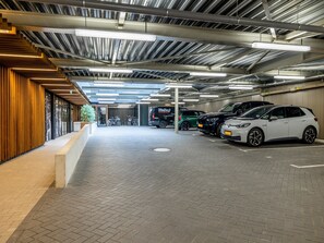 Apartment | Property grounds - Comfortable Apartment With Panoramic Views (The Hague)