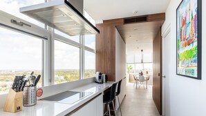 Apartment | Private kitchen - Comfortable Apartment With Panoramic Views (The Hague)