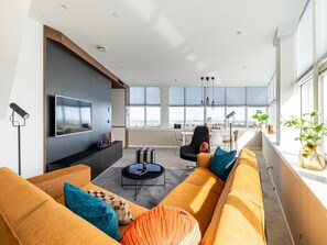 Apartment | Living room - Comfortable Apartment With Panoramic Views (The Hague)