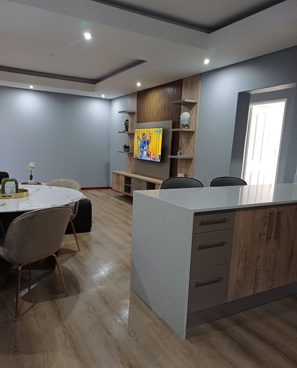 Microwave, oven, cookware/dishes/utensils