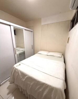 1 Schlafzimmer, Schreibtisch, Bügeleisen/Bügelbrett, kostenloses WLAN