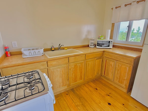 Apartamento clásico, cocina, vistas a la laguna | Cocina privada | Cafetera o tetera