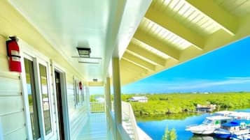 Căn hộ phong cách cổ điển, bếp | Nội thất lối vào