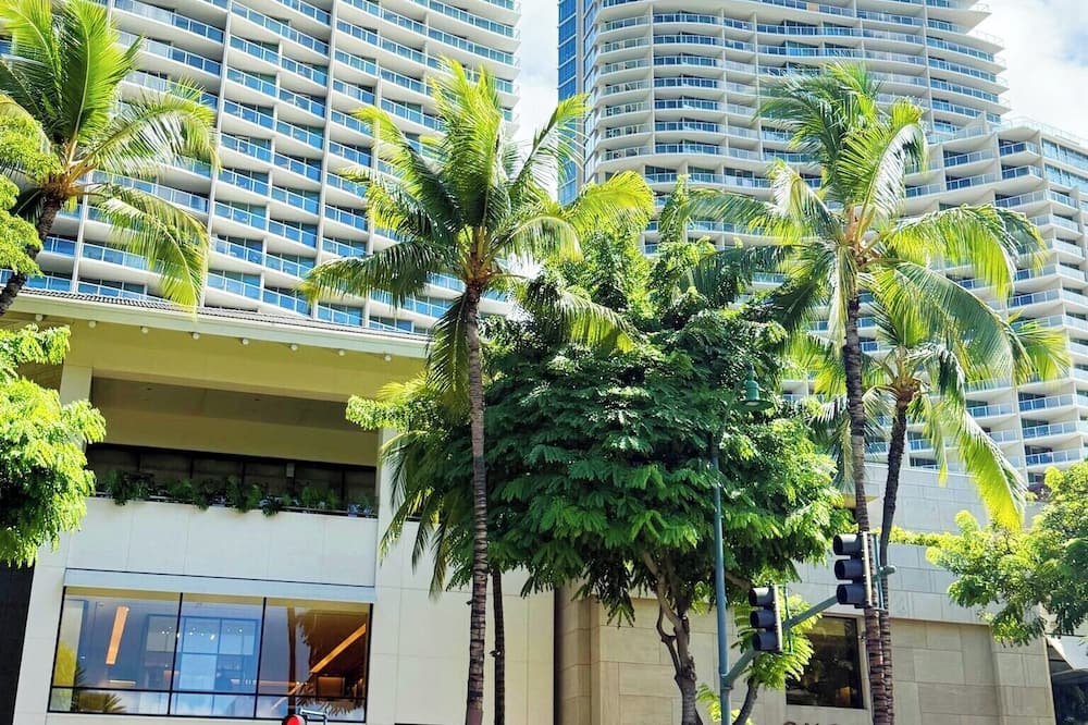 Bposhtels Waikiki Retreat