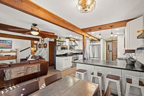 Private kitchen - NEW The DogFish Dive Den (Hernando Beach)