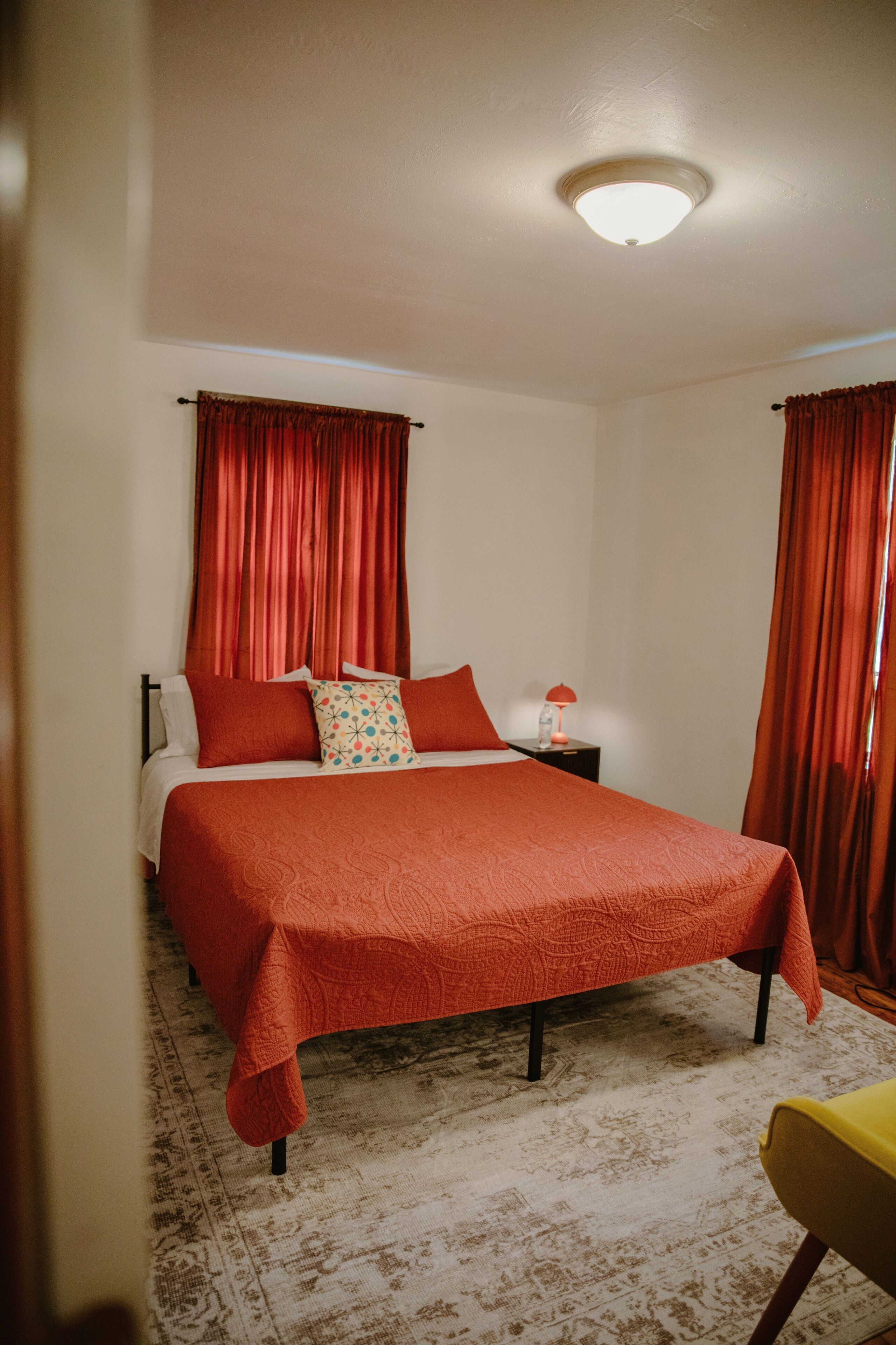 2 chambres, fer et planche à repasser, lit parapluie, Wi-Fi gratuit