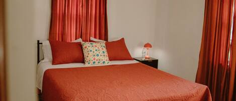 2 chambres, fer et planche à repasser, lit parapluie, Wi-Fi gratuit