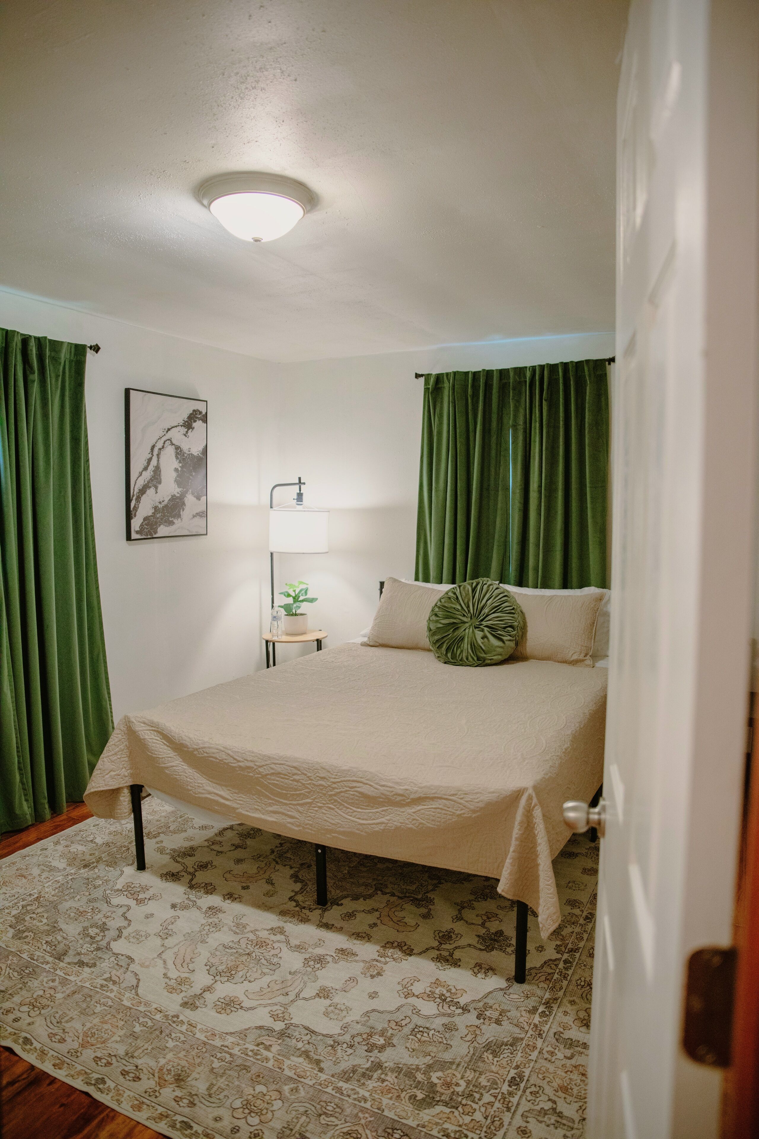 2 bedrooms, iron/ironing board, travel crib, free WiFi