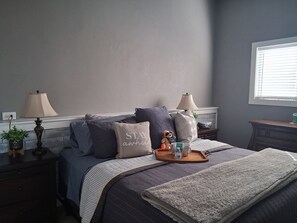 3 bedrooms, iron/ironing board, bed sheets, wheelchair access