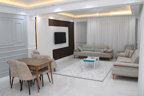 Family Villa, Hill View | Living area