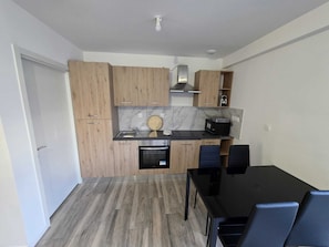 Private kitchen - Comfort and tranquility downtown Angers (Saint-Barthélemy-d'Anjou)