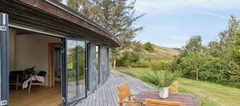 Scenic 2025 summer house with sea view