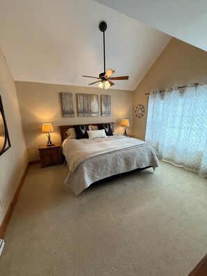 4 bedrooms, desk, iron/ironing board, free WiFi
