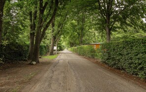 Property grounds - Awesome home in Erm with private swimming pool, can be inside or outside (Erm)