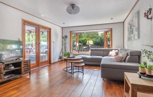 Nice home in Erm with private swimming pool, can be inside or outside