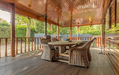 Awesome home in Erm with private swimming pool, can be inside or outside