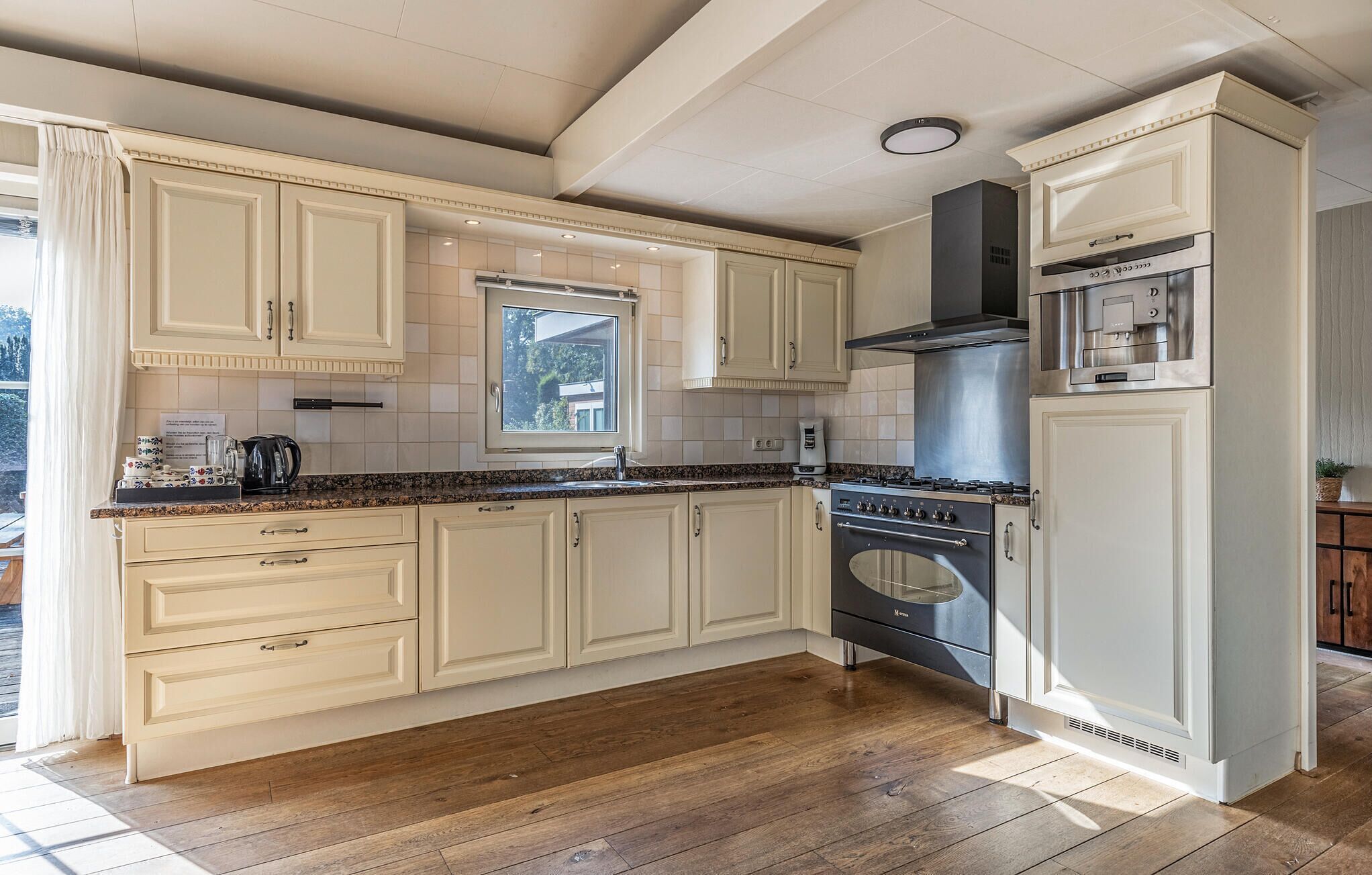 Kühlschrank, Ofen, Herdplatte, Geschirrspüler