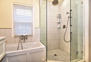 Shower, jetted tub, hair dryer, towels