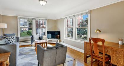 Spacious, bright 1br in central Capitol Hill location
