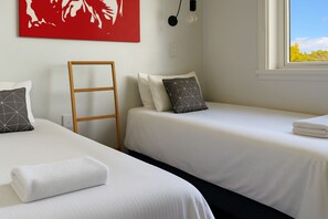 3 bedrooms, desk, iron/ironing board, travel cot